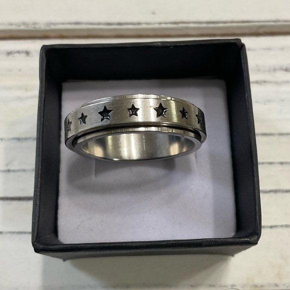 Trendy Unisex Stainless Steel Durable Star Decor Fidget Spinner Ring - Picture 6 of 9